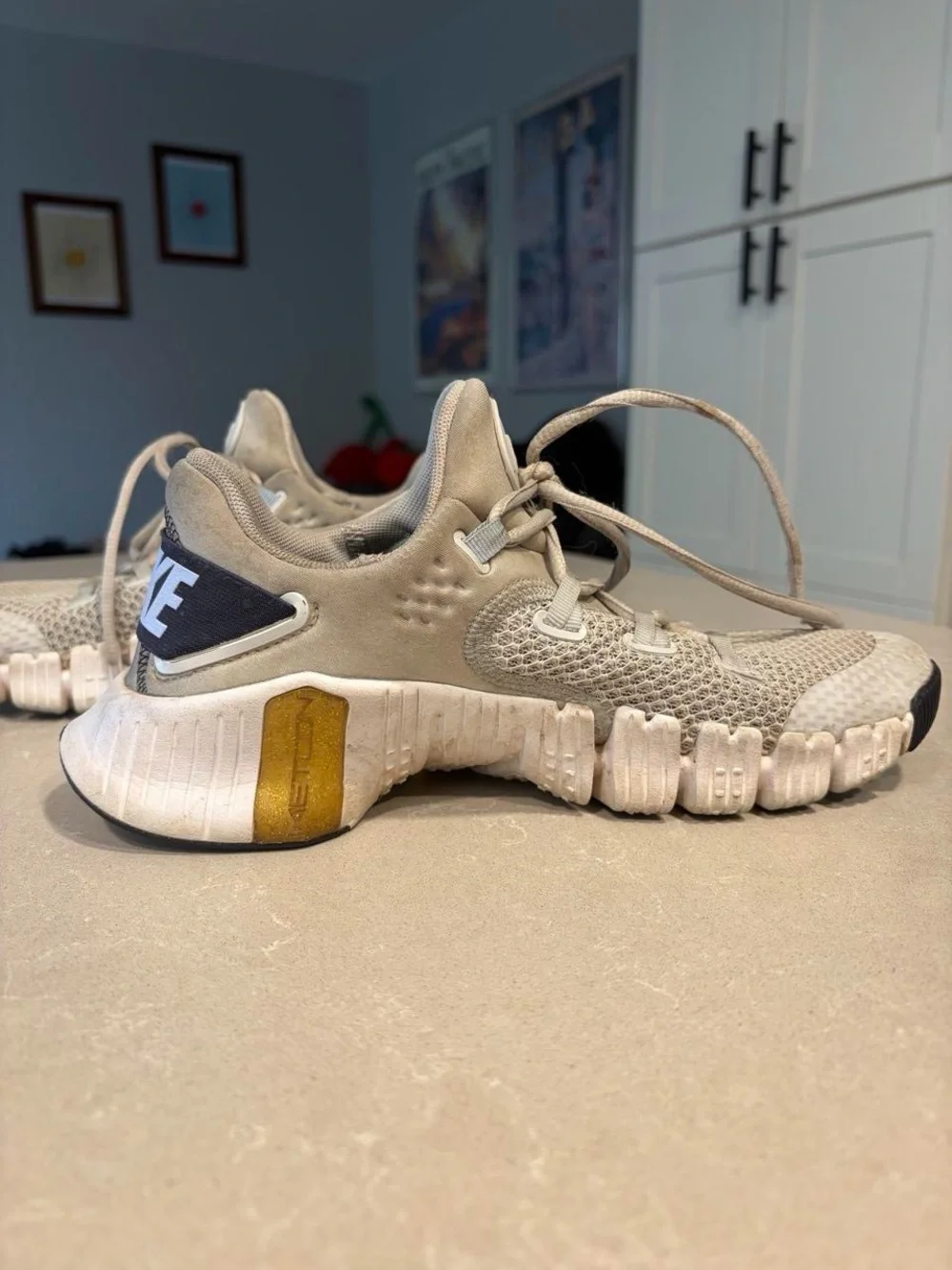 Nike Free Metcon 4 Athletic Trainers Size US Women’s 8 “Pure Platinum Gold Coin”